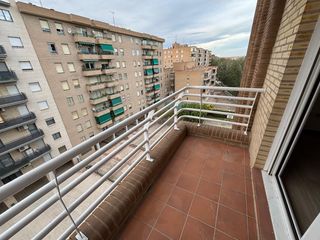 Affitto Appartamento  Calle de virginia woolf 17. Piso en alquiler en actur de cuatro dormitorios con garaje y tra