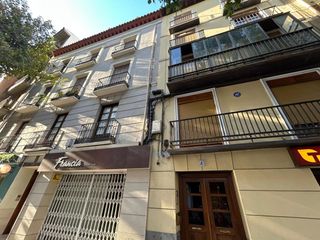 Location Appartement à Calle del doctor val-carreres ortiz 4. Ático en calle valcarreres, en centro, totalmente reformado