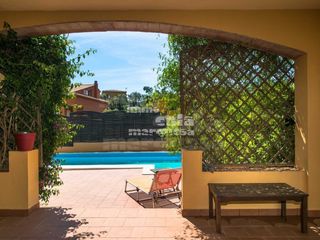 Chalet in Residencial Begur-Esclany�. Xalet en begur