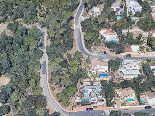 Wohngrundstück in Sa Riera-Sa Fontansa. Terreno con vistas a begur