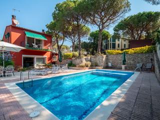 Casa a Calella de Palafrugell. Casa unifamiliar con jardín y piscina en calella de palafrugell