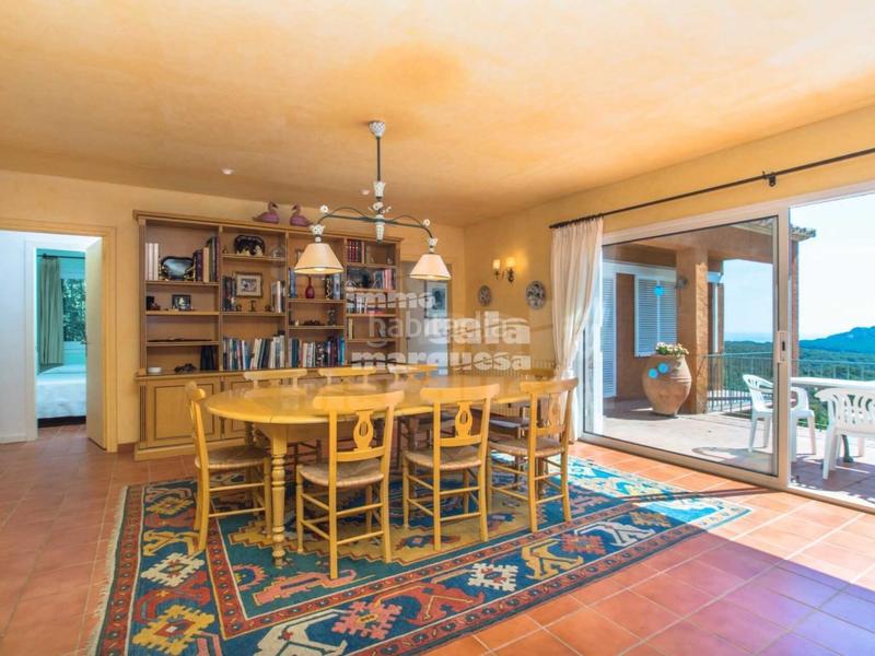 Foto cfd22112-4152-4046-a0bc-7a8b8dc39cde. Casa amb aparcament piscina a residencial Begur-esclanyà Begur