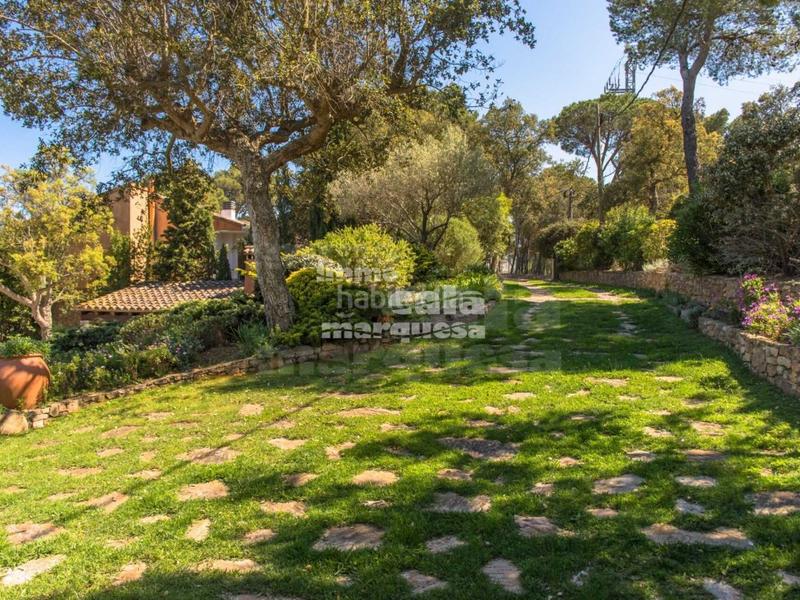 Foto eb165193-f8f4-4db4-80b2-e31e842cc6bc. Casa amb aparcament piscina a residencial Begur-esclanyà Begur