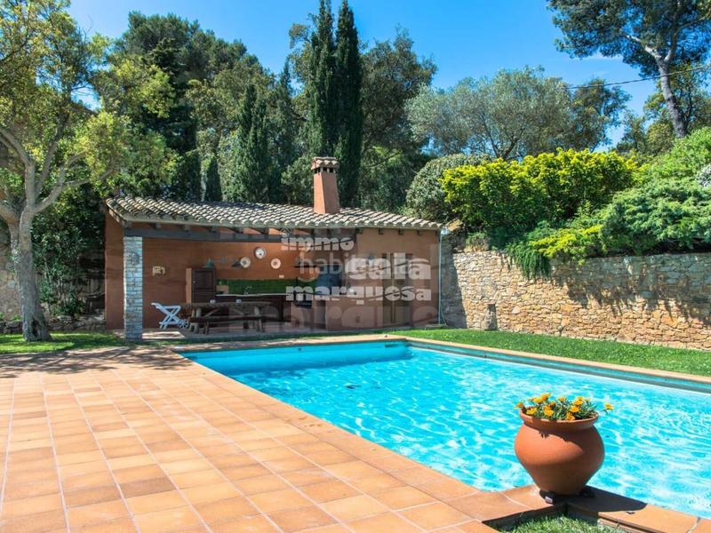 Foto f0db8719-7fca-46cd-b2d8-a84d2ca9b287. Casa amb aparcament piscina a residencial Begur-esclanyà Begur