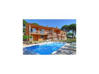 Casa a Sa Riera-Sa Fontansa. Fantástica casa individual con piscina privada y hermosa vista a