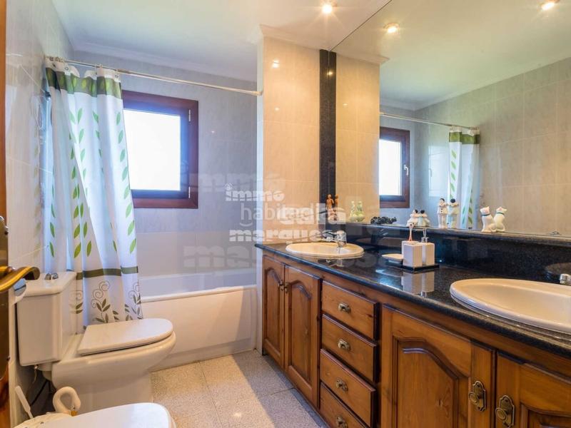 Foto eb8bc7bb-6f59-4699-bf20-e2e536ac1281. Casa gran chalet con terreno en residencial Begur-esclanyà Begur