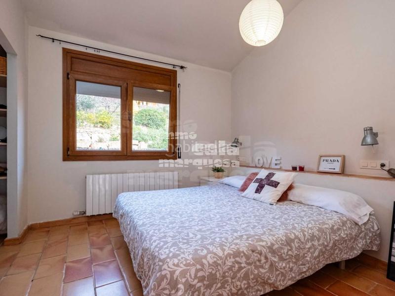 Foto 51841c73-b4de-4614-b22d-c4c84077abf1. Chalet oportunidad única ! chalet con 3 viviendas independientes, piscina y vistas al bosque. en Begur