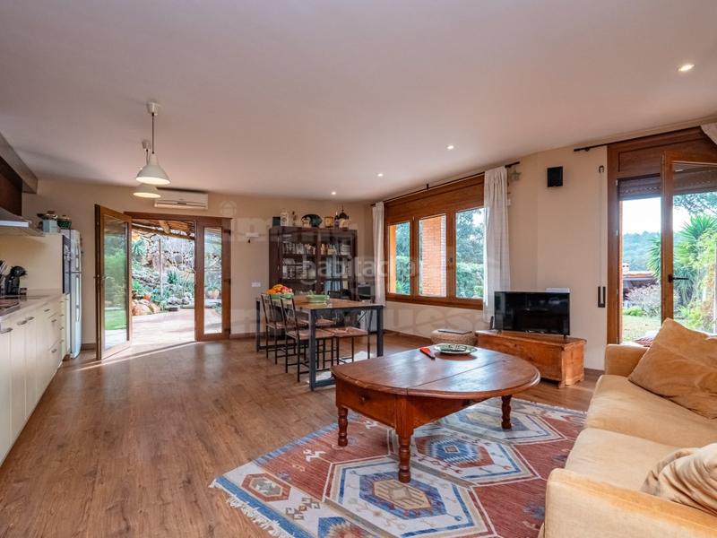 Foto 5dd300ef-7e8b-4dfe-8c91-7eff561f823c. Chalet oportunidad única ! chalet con 3 viviendas independientes, piscina y vistas al bosque. en Begur