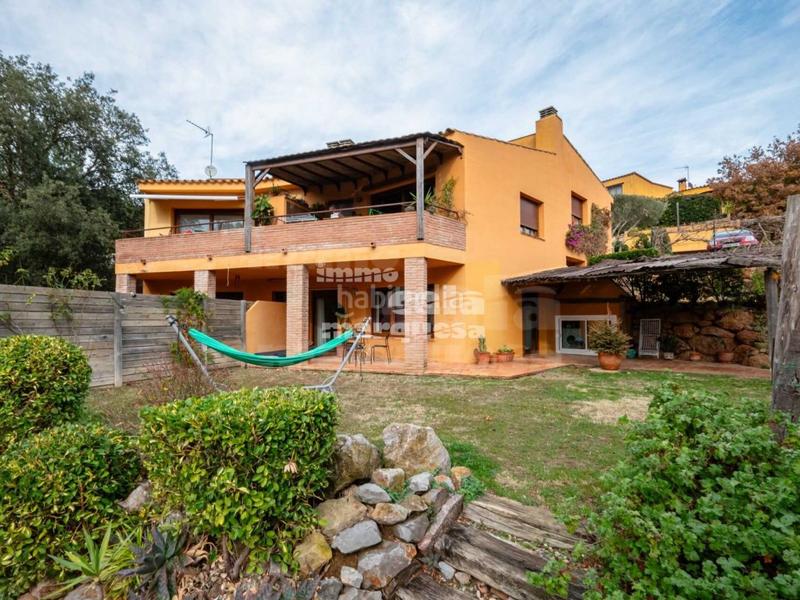 Foto b8a3a6de-667c-444b-9d95-260c5868e2fa. Chalet oportunidad única ! chalet con 3 viviendas independientes, piscina y vistas al bosque. en Begur