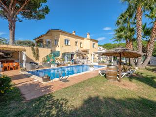 Haus  N/a. Casa con jardín y piscina en mas pallí, calonge
