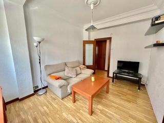 Location Appartement à Calle lacarra miguel, jose mª 47. Se alquila piso amueblado en lacarra de miguel general sueiro.
