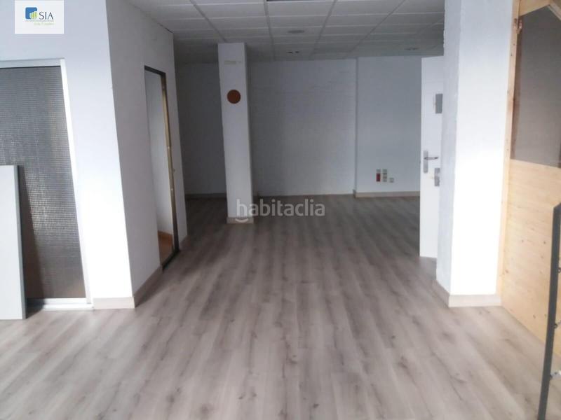 Foto a5a5a328-4b97-4f2d-933a-d0e12a9ff407. Lloguer local comercial a calle ruiz tapiador 23 a Zaragoza