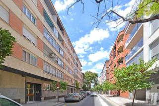 Appartement à Calle de pedro lapuyade 20. Piso de 4 dormitorios con garaje en sector cuellar  c lapuyade