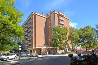 Piso en Calle de josé nebra 6. Piso de 3 habitaciones con plaza de garaje grande c jose nebra s
