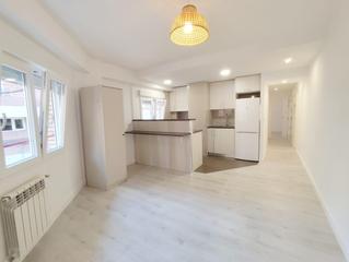 Location Appartement à Calle de don simón sáinz de varanda 17. Piso reformado de 2 dormitorios en san josé  c simon sainz de va