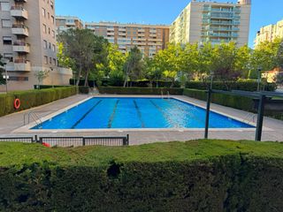 Lloguer Pis  Avenida gomez laguna (alcalde). Pisazo en sector romareda, piscina, ideal familias, garaje opcio