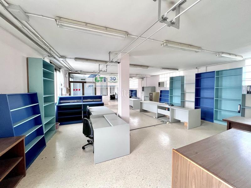 Foto 665093d8-27ce-4bde-80a9-b93cd6bb5e9a. Alquiler nave industrial edificio de confeccixd3n en alquiler, 1.448 m2 aprox en Cadrete
