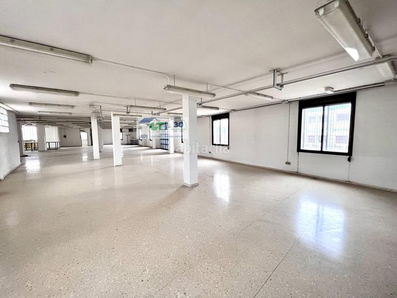 Foto f74b1d3b-9d40-4f9a-9745-3072f55f7c45. Alquiler nave industrial edificio de confeccixd3n en alquiler, 1.448 m2 aprox en Cadrete