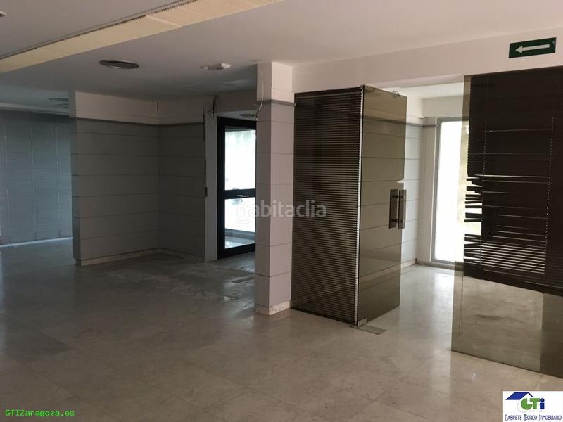 Foto b0facd1a-5348-4471-b5d4-619fe9ac4962. Location local commercial dans Romareda Zaragoza