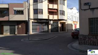Lloguer Local Comercial  Ramon y cajal. Local en alquiler