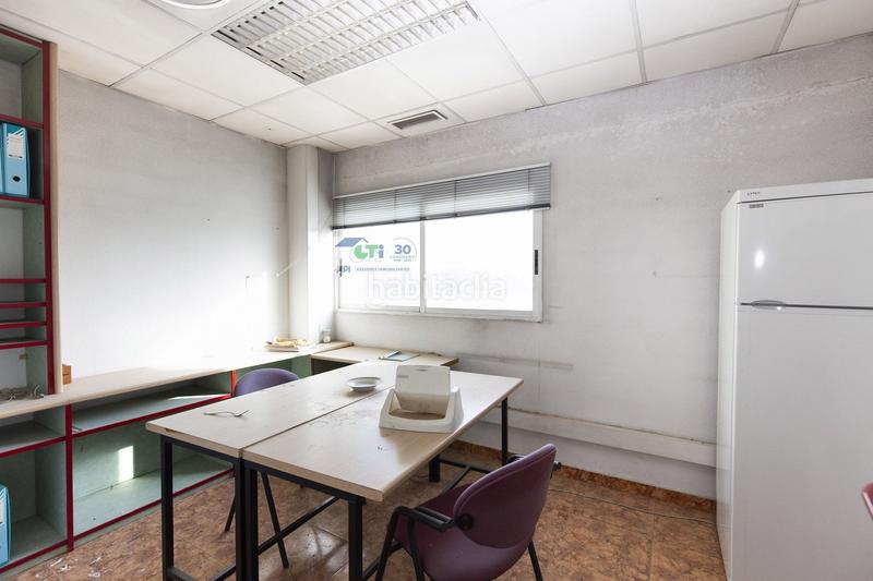 Foto 55542791-6aa4-489e-a08a-b5879d9865e7. Fabrikhalle in Puebla de Alfindén (La)