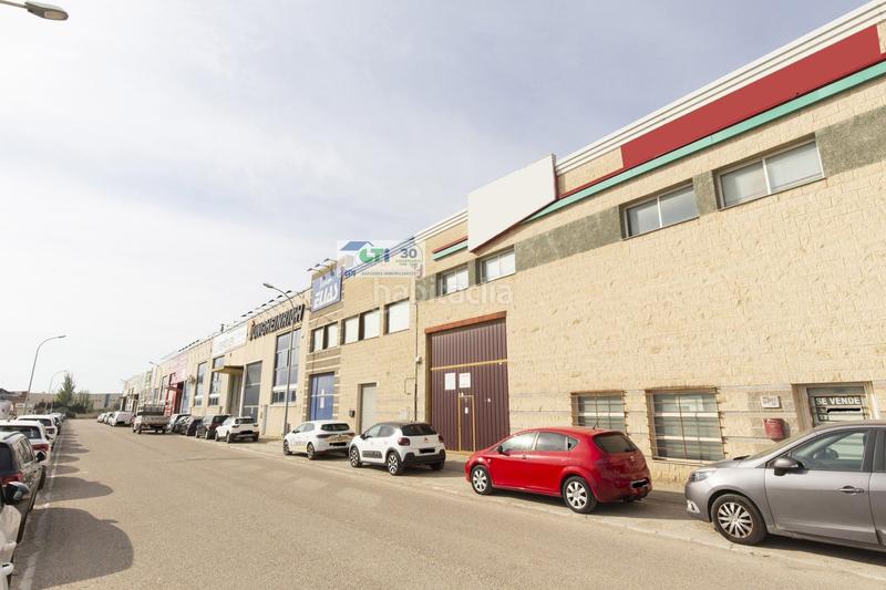 Foto 57d9ee6b-9239-4789-95cd-424cf0e6f5f5. Fabrikhalle in Puebla de Alfindén (La)