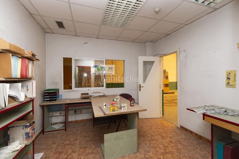 Foto 73a8a7f3-d998-4b57-92b9-0b0e3c0385fa. Fabrikhalle in Puebla de Alfindén (La)