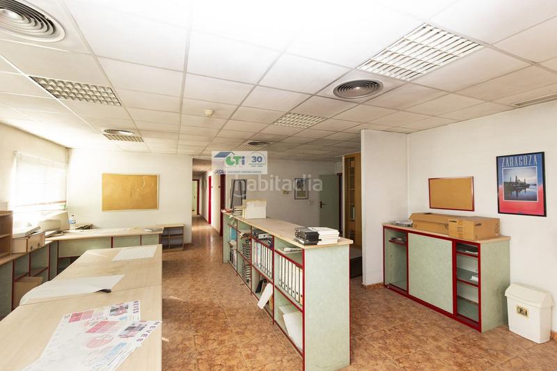 Foto 834ae01e-ea93-46b1-8dd0-7bad3b9d58ca. Fabrikhalle in Puebla de Alfindén (La)