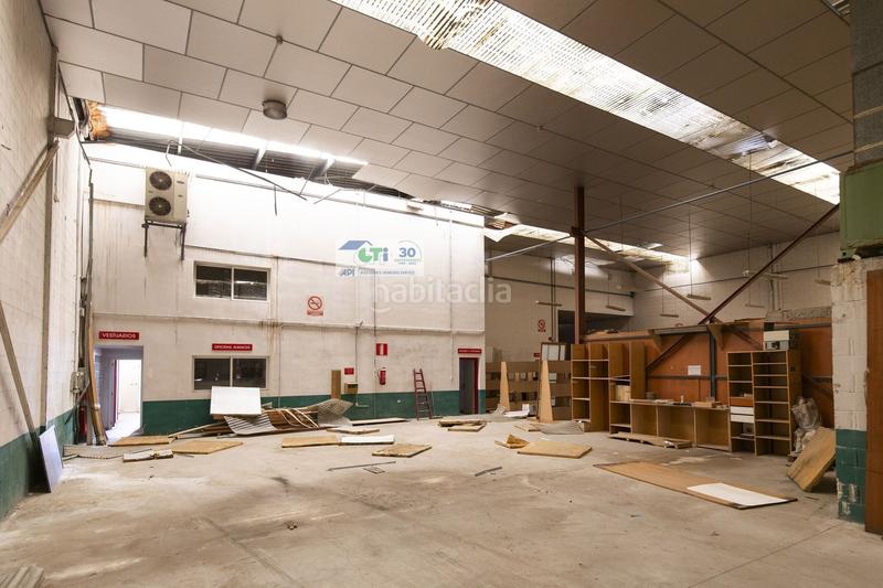 Foto 99835883-ea25-498f-8169-ac36858d0452. Fabrikhalle in Puebla de Alfindén (La)