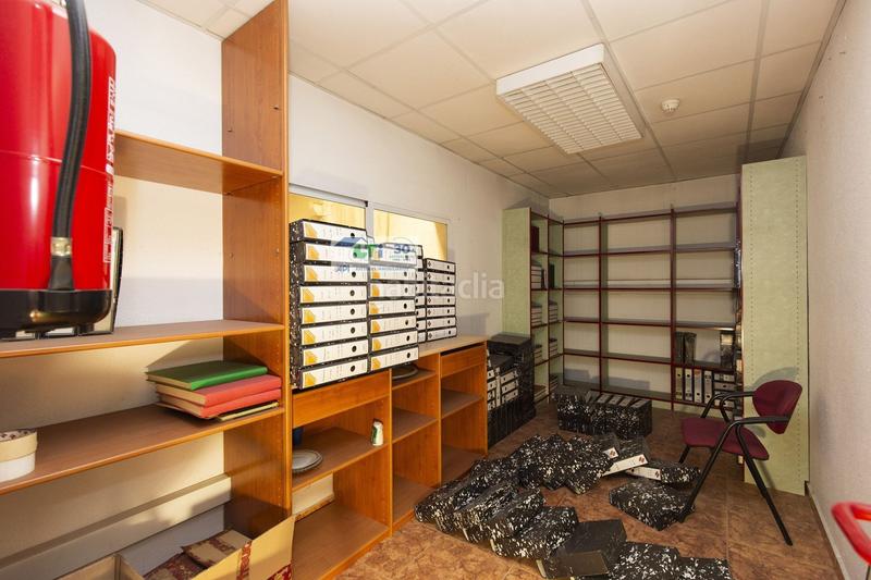 Foto a7be02dc-245e-48af-be4d-82e3bc4b03fe. Fabrikhalle in Puebla de Alfindén (La)