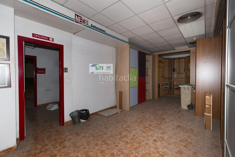 Foto e2212569-8a97-44e0-9605-1f591e5d485d. Fabrikhalle in Puebla de Alfindén (La)