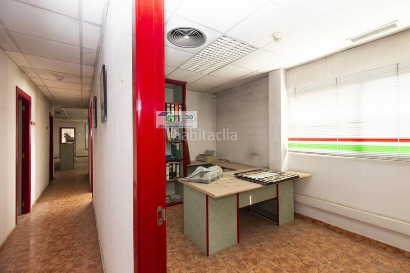 Foto e9aa6198-d518-4079-9075-1b2248ad6c20. Fabrikhalle in Puebla de Alfindén (La)