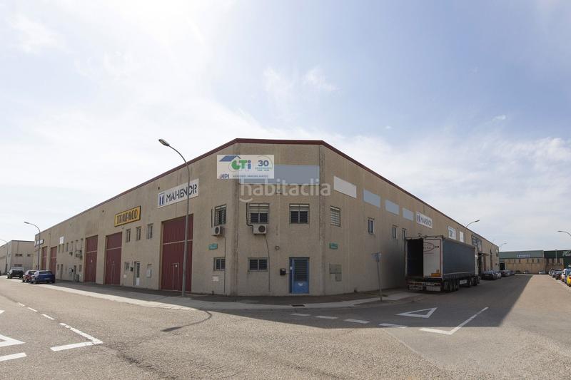 Foto 398531d6-b4dd-48f2-a4c6-61fda0e4e439. Fabrikhalle in Puebla de Alfindén (La)