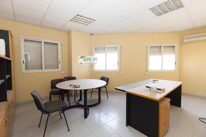 Foto fccb7ac1-3284-4a5a-b6c9-cbac58f85a68. Fabrikhalle in Puebla de Alfindén (La)