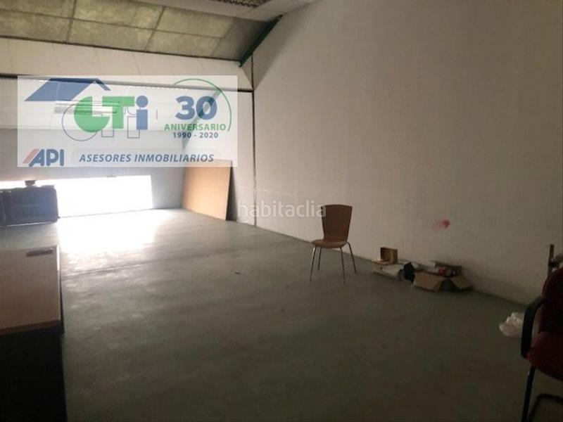 Foto fbe721d2-9bc2-49a0-abef-e3afc5af8e0e. Nau industrial a Utebo