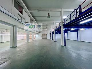 Rent Industrial building  Carretera de logro&#xf1;o. Nave de 1937m2, por 2500 x20ac mes, en polxcdgono el portazgo