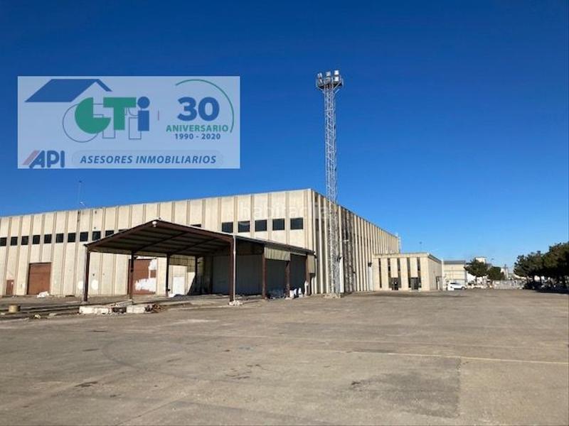 Foto c067805b-1673-406a-88bb-a3dd10fb4777. Nave industrial  de 11.450m2 en venta sobre parcela de 66.671m2 con 11 puentes grxfaa en polxedgono valdeferrxedn x2013 ejea de los en Ejea de los Caballeros