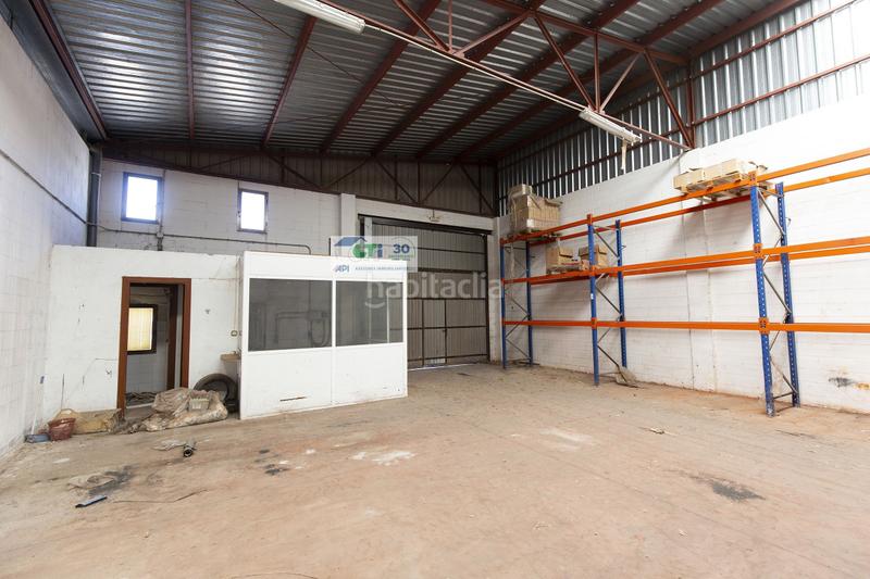 Foto 04188247-1eff-48ff-8978-51eaba6d62bc. Nave industrial btv, nave en venta con inquilino. ideal inversores en Puebla de Alfindén (La)