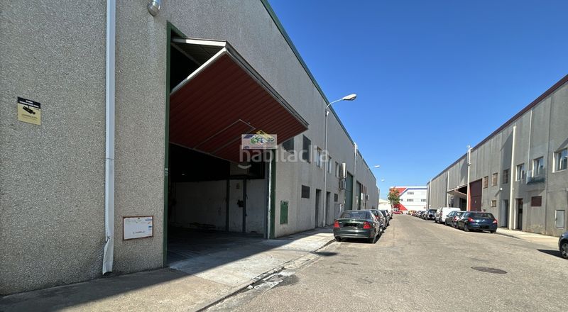 Foto df0f1f1d-2997-4833-a785-4834f09fcae4. Nau industrial a Avenida Cataluña Zaragoza