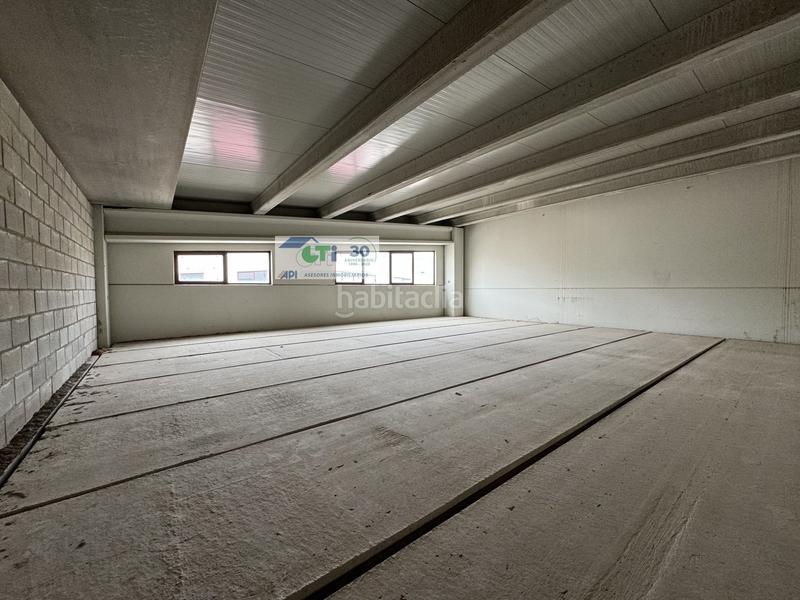 Foto b452eb80-d5a8-4c32-b137-7cac415e7e8a. Industrial building in Cuarte de Huerva