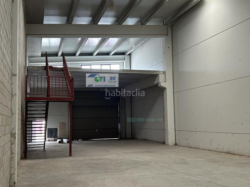 Foto f0a50a14-bfd4-4db1-a79b-e94d1ff8bdb8. Industrial building in Cuarte de Huerva