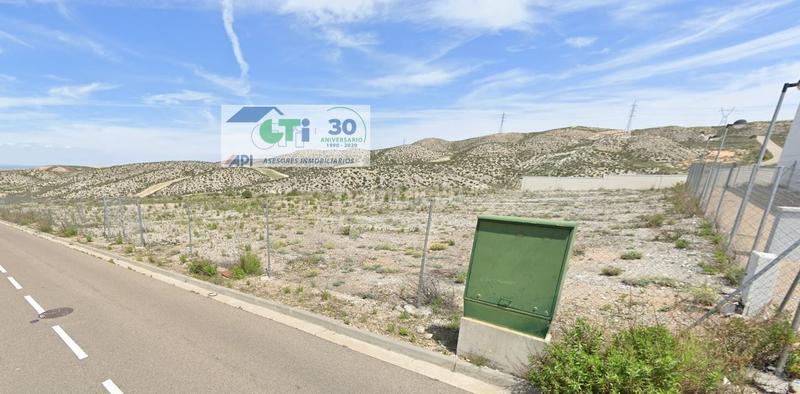 Foto b2ed184e-6804-48fc-959f-e1da88ba3677. Miete gewerbliches grundstück in Cuarte de Huerva