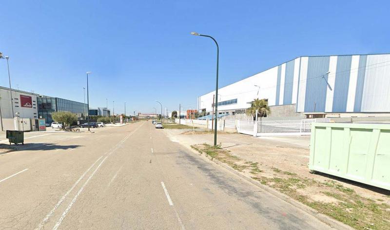 Foto ab9e96ea-7c5c-484d-8b20-e7ec5d4979e9. Bâtiment à usage industriel dans Santa Isabel Zaragoza