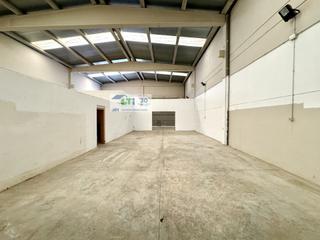 Nau industrial  C/  santo domingo 5. Nave 430 m2, con oficinas, en venta