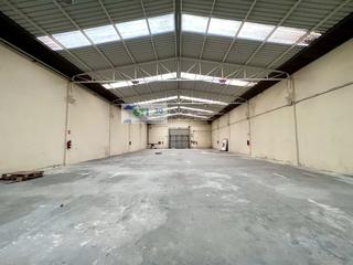 Alquiler Nave industrial  C/ de valeo termico, autov&#xcd;a de logro&#xd1;o. Nave industrial de 1.076m2 , polxcdgono ruisexd1ores ii, fachada