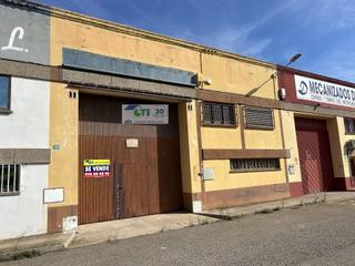 Nau industrial  Via murcia. Antiguo restaurante,  nave  y terreno anexo, total 750 m2