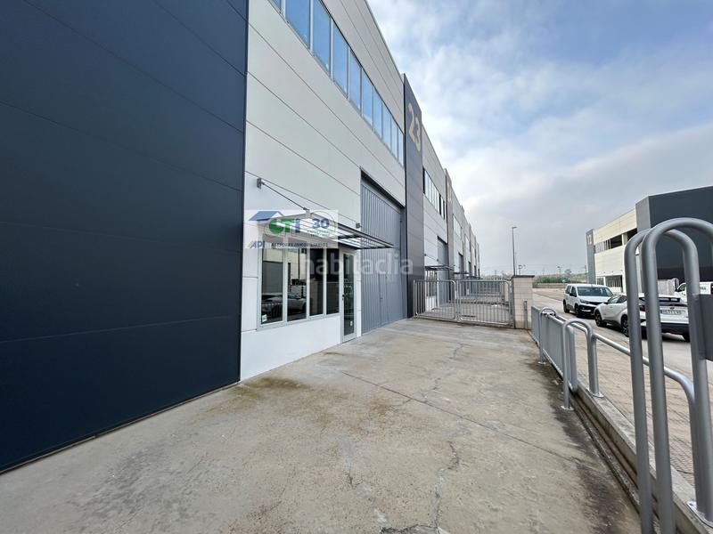 Foto cb0085c1-1721-4572-be64-d10c8fcca570. Industrial building in Cartuja Baja Zaragoza