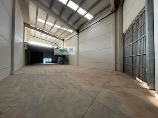 Nave industrial  Parque empresarial miraflores. Nave industrial con patio trasero a 5 minutos de zaragoza