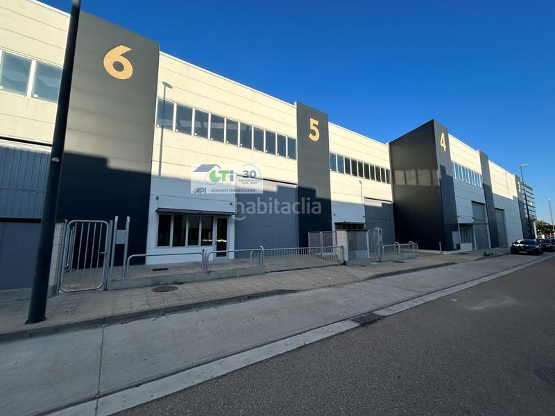 Foto f8ad7d18-4fc3-4ad6-99dc-9ca4da87e1ed. Nau industrial a Cartuja Baja Zaragoza