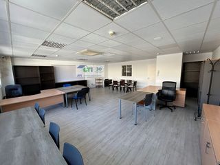 Lloguer Nau industrial  Calle retama. Nave en polxcdgono empresarium instalada.